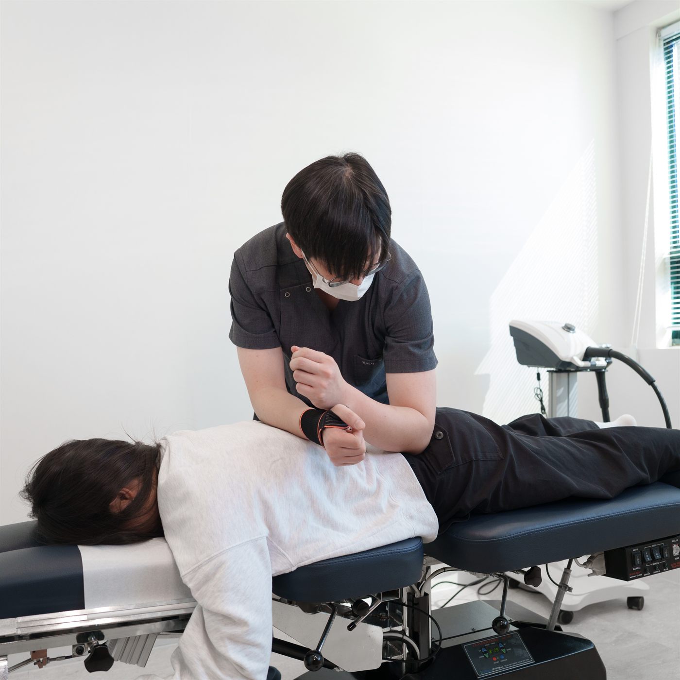 서울온한의원 추나 치료실 - 쾌적한 진료 공간 추나 치료실
